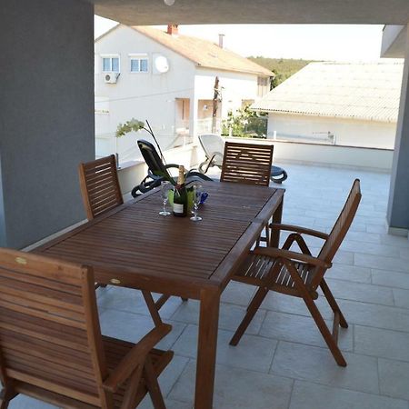 Apartmani Mila Sukosan Luaran gambar