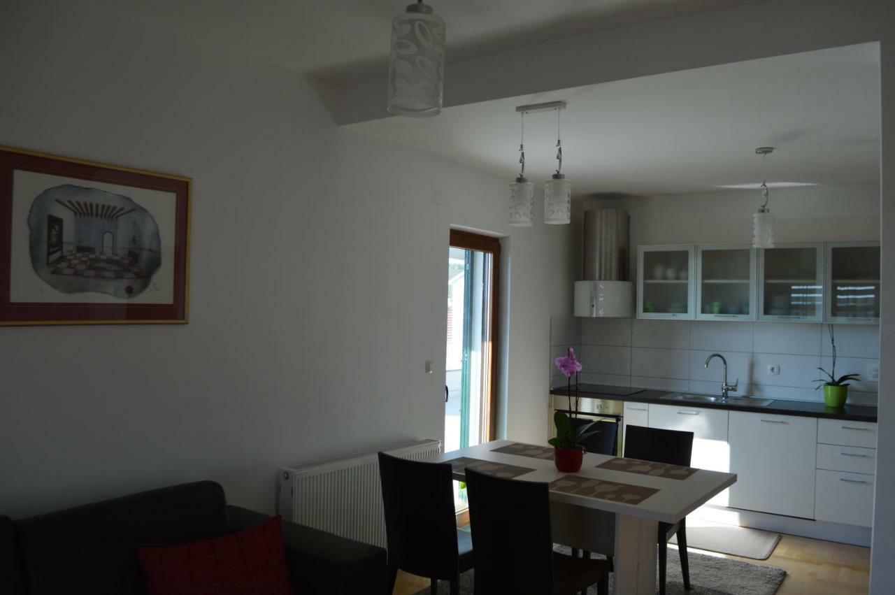Apartmani Mila Sukosan Luaran gambar