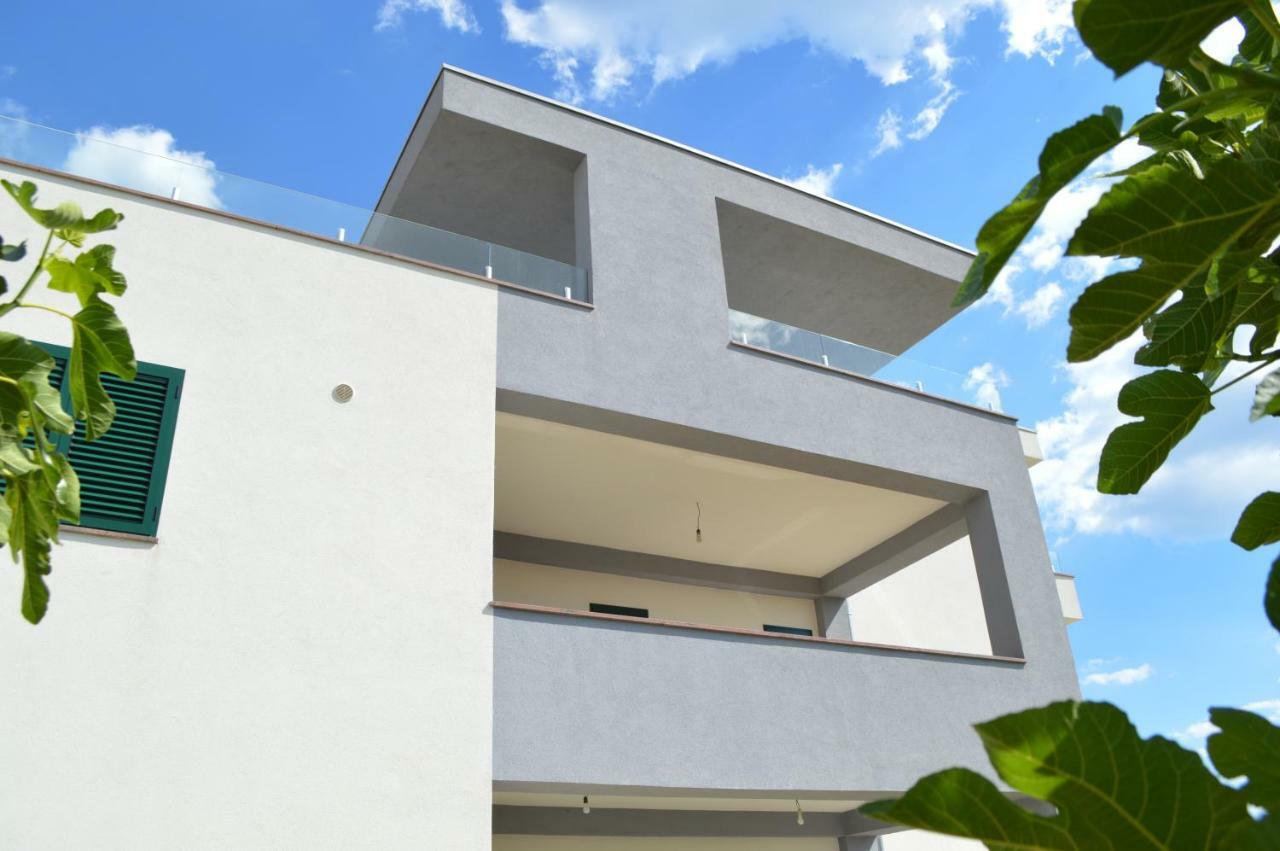 Apartmani Mila Sukosan Luaran gambar