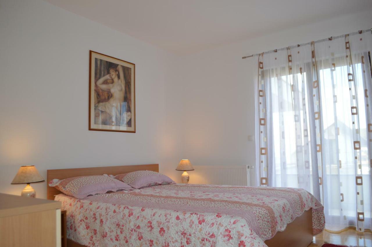 Apartmani Mila Sukosan Luaran gambar